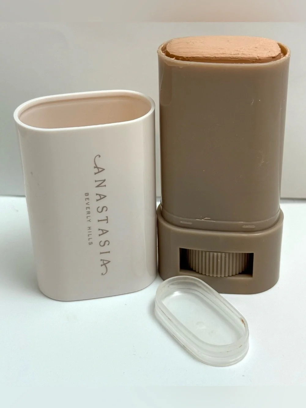 Anastasia Beverly Hills Beauty Balm Serum Boosted Skin Tint in Shade 3